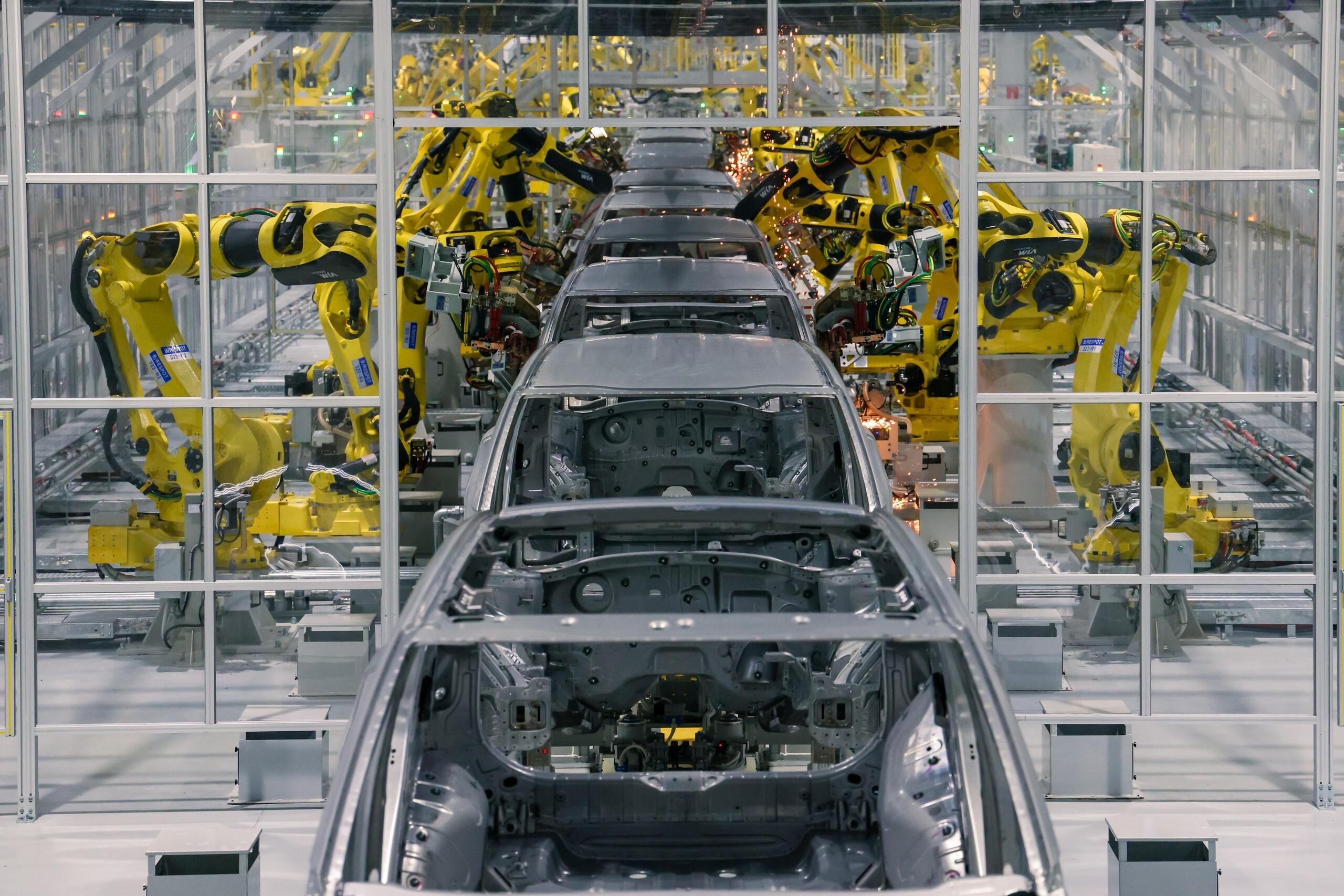 Hyundai construiu uma fábrica na Geórgia que produzia apenas veículos elétricos e agora começa a produzir modelos híbridos da Kia