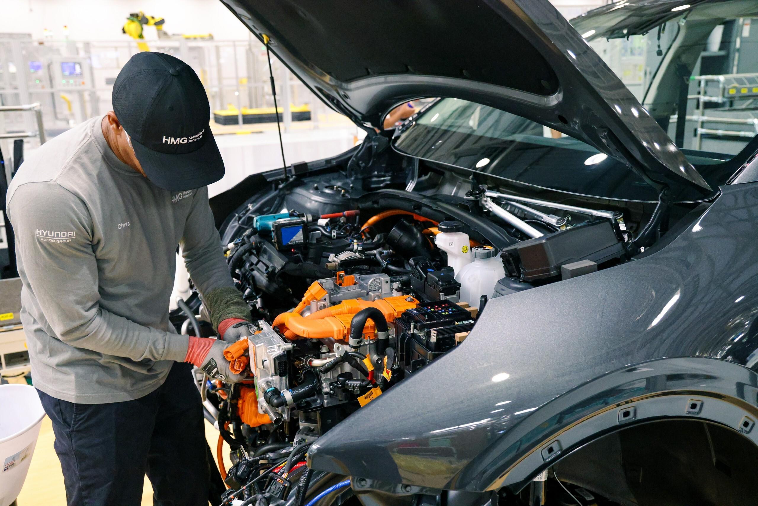 Hyundai construiu uma fábrica na Geórgia que produzia apenas veículos elétricos e agora começa a produzir modelos híbridos da Kia