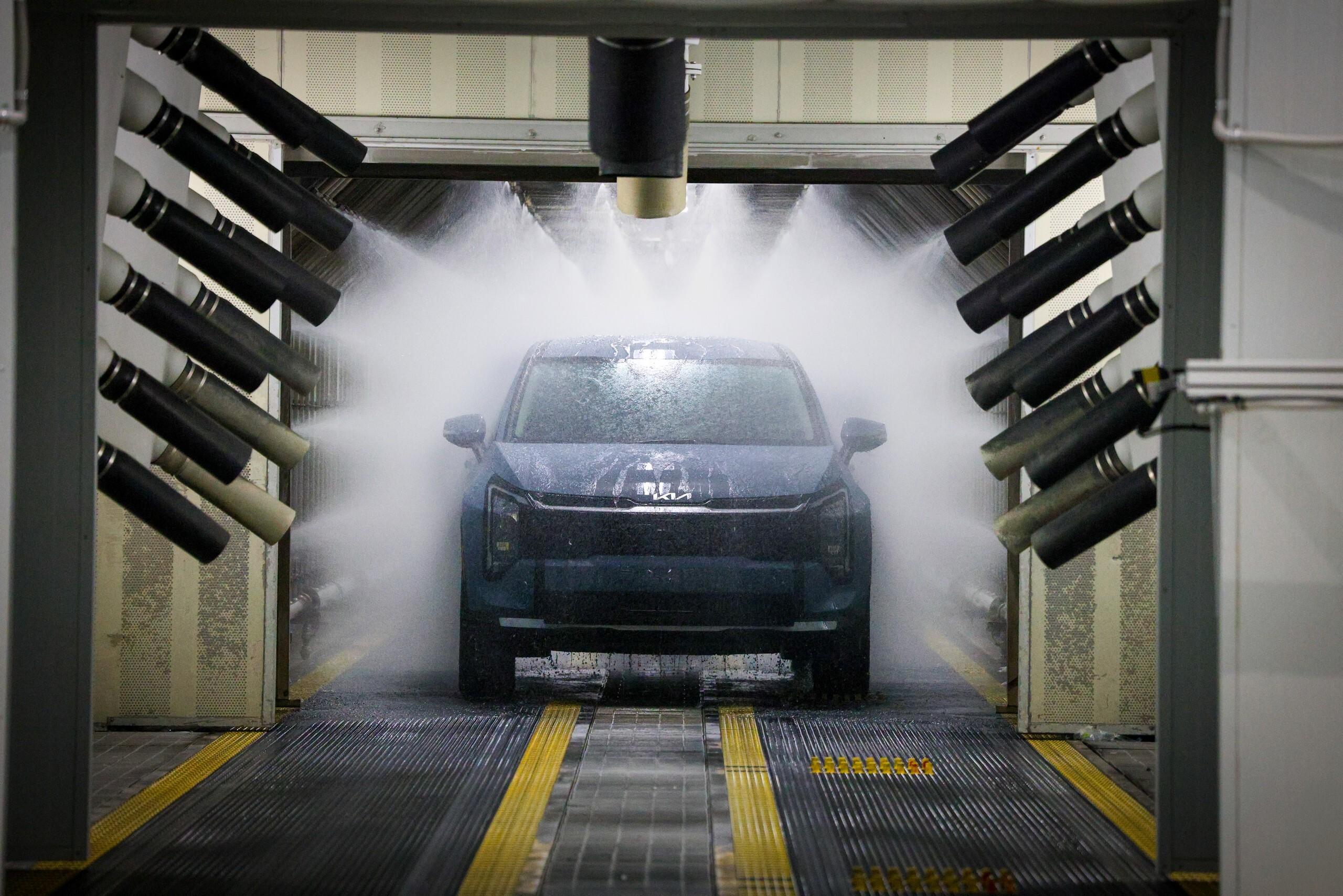 Hyundai construiu uma fábrica na Geórgia que produzia apenas veículos elétricos e agora começa a produzir modelos híbridos da Kia