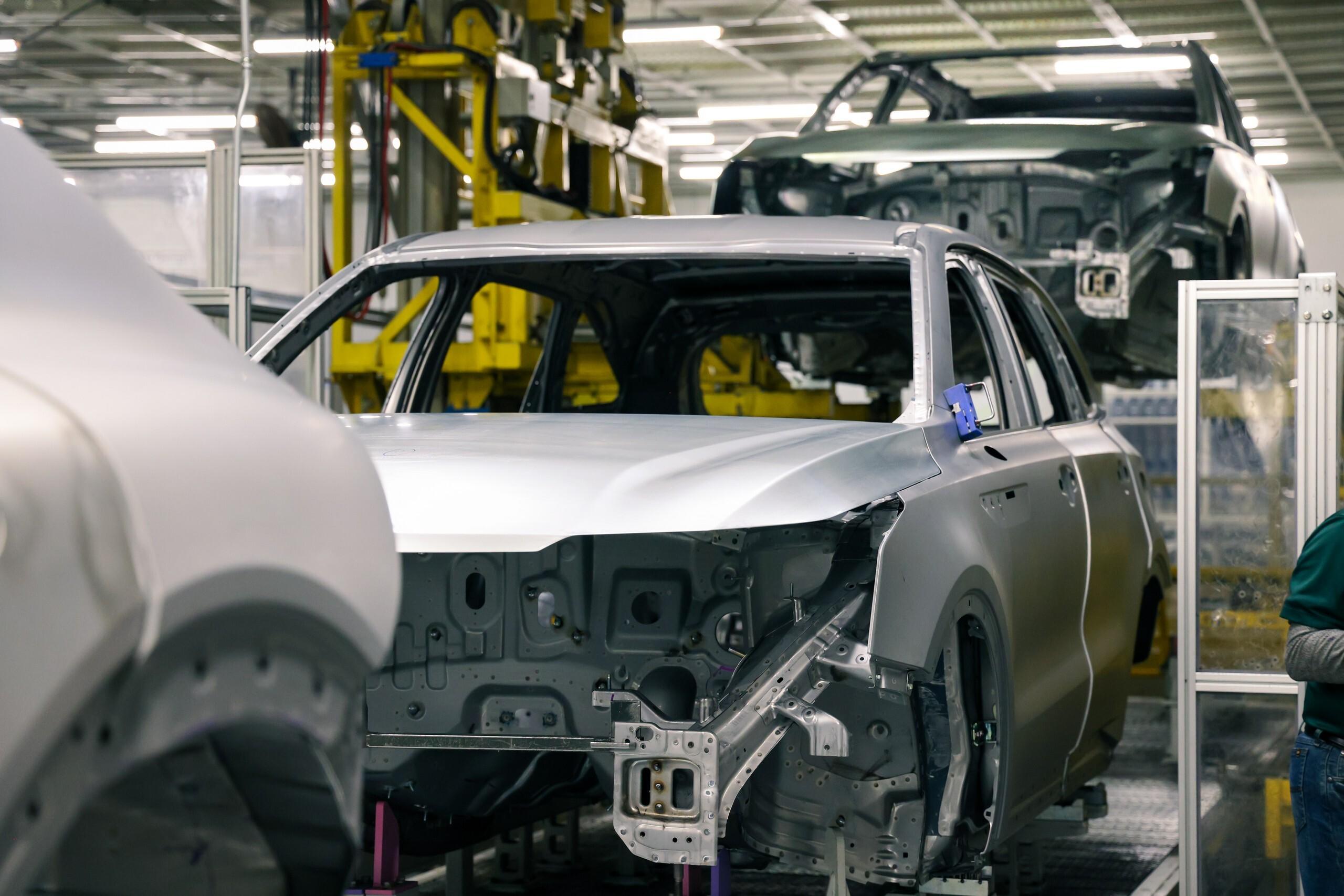 Hyundai construiu uma fábrica na Geórgia que produzia apenas veículos elétricos e agora começa a produzir modelos híbridos da Kia