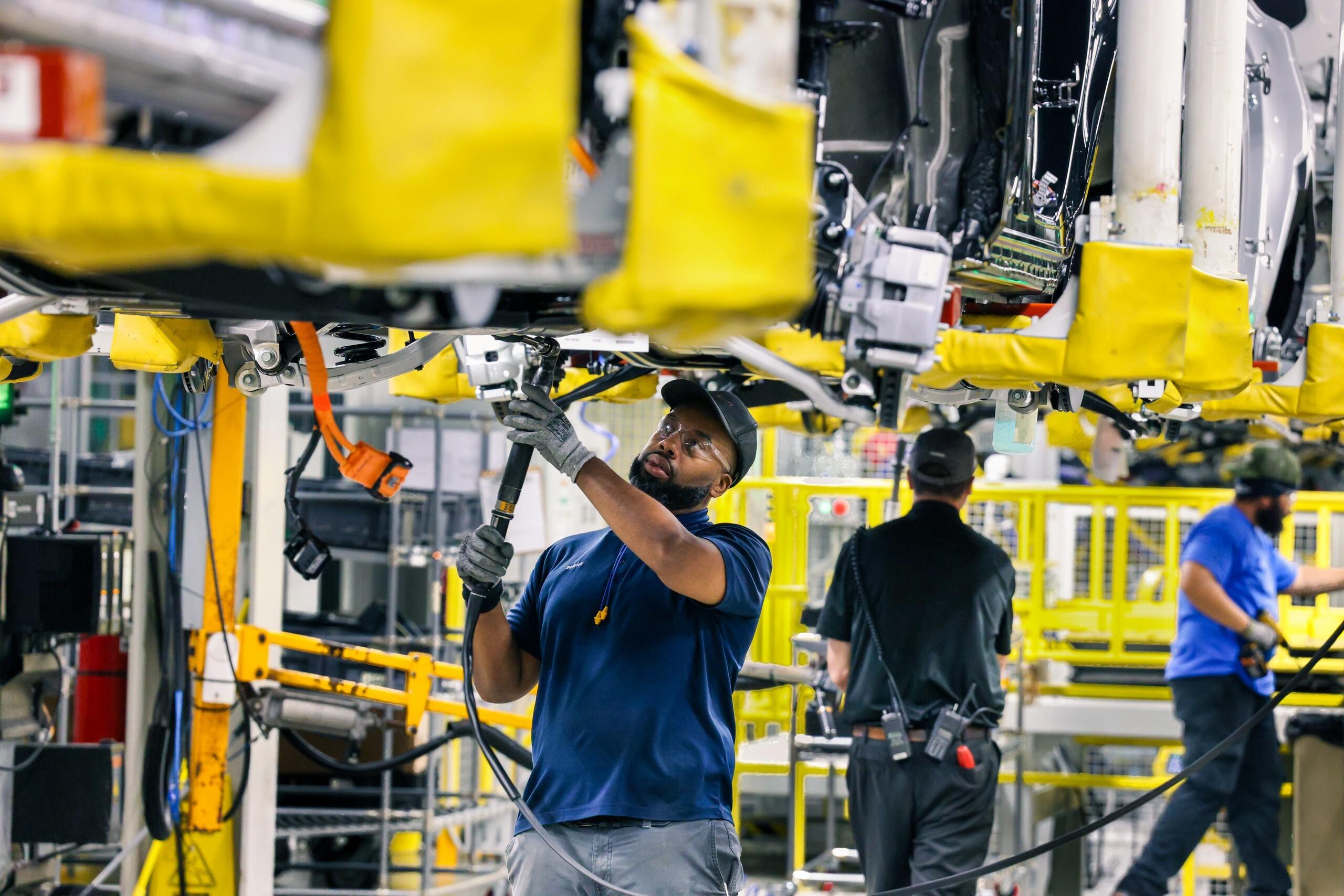 Hyundai construiu uma fábrica na Geórgia que produzia apenas veículos elétricos e agora começa a produzir modelos híbridos da Kia