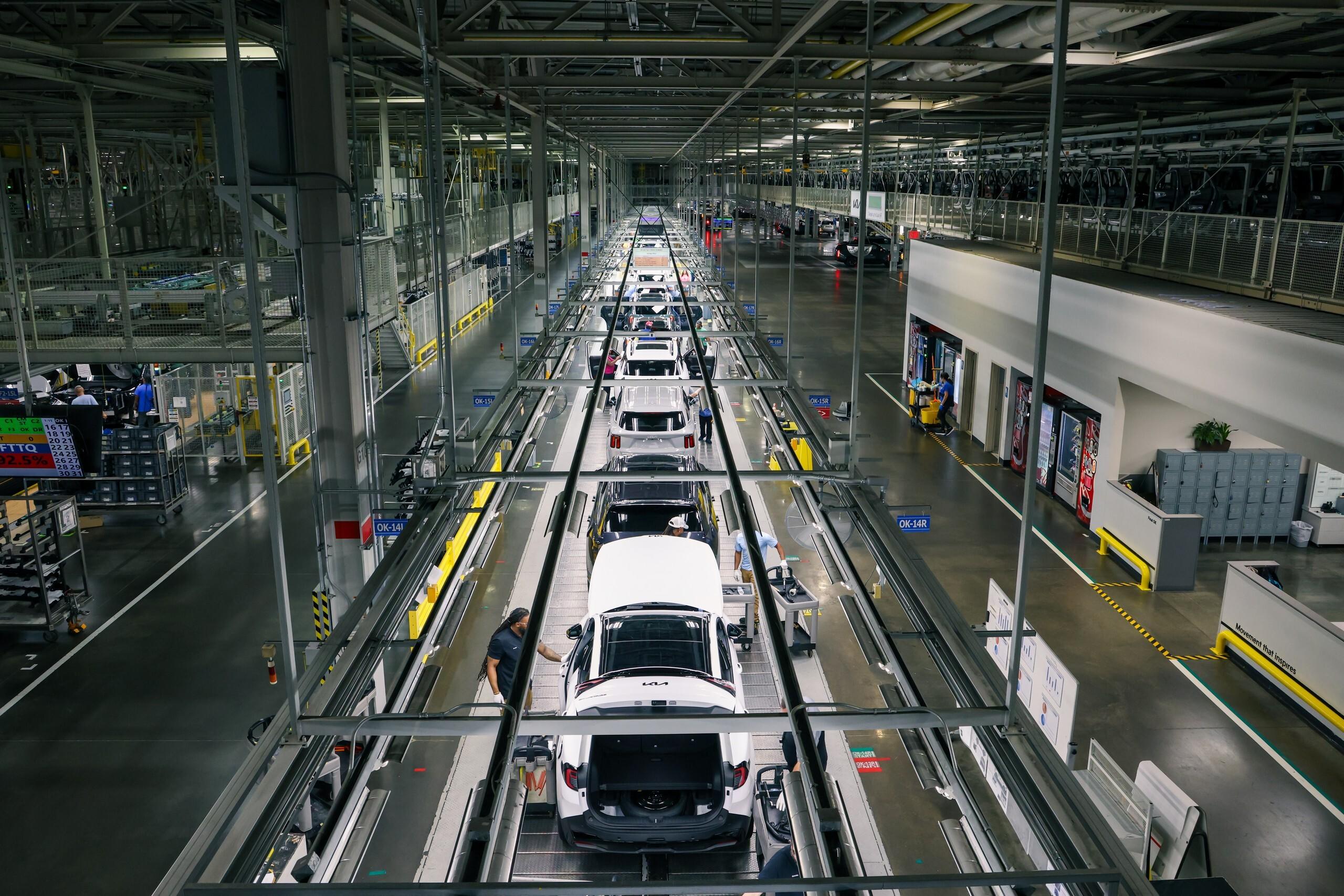 Hyundai construiu uma fábrica na Geórgia que produzia apenas veículos elétricos e agora começa a produzir modelos híbridos da Kia