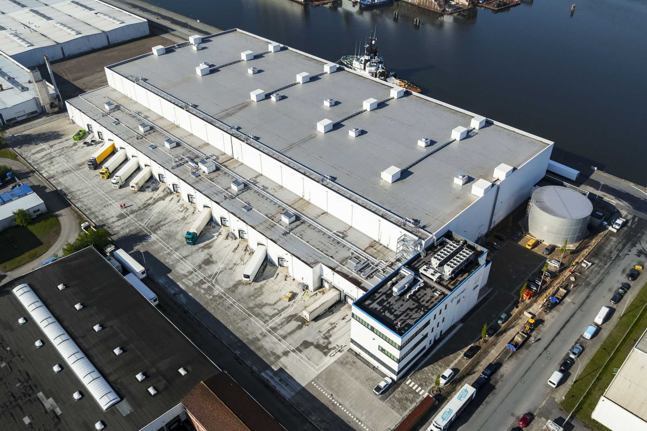Segundo Eduardo Bachiega, diretor de suprimentos da Nomad Foods, o investimento em Bremerhaven fortalece ainda mais a parceria com a Lineage e ajudará a atender clientes europeus de forma eficiente. (Fonte: Lineage)