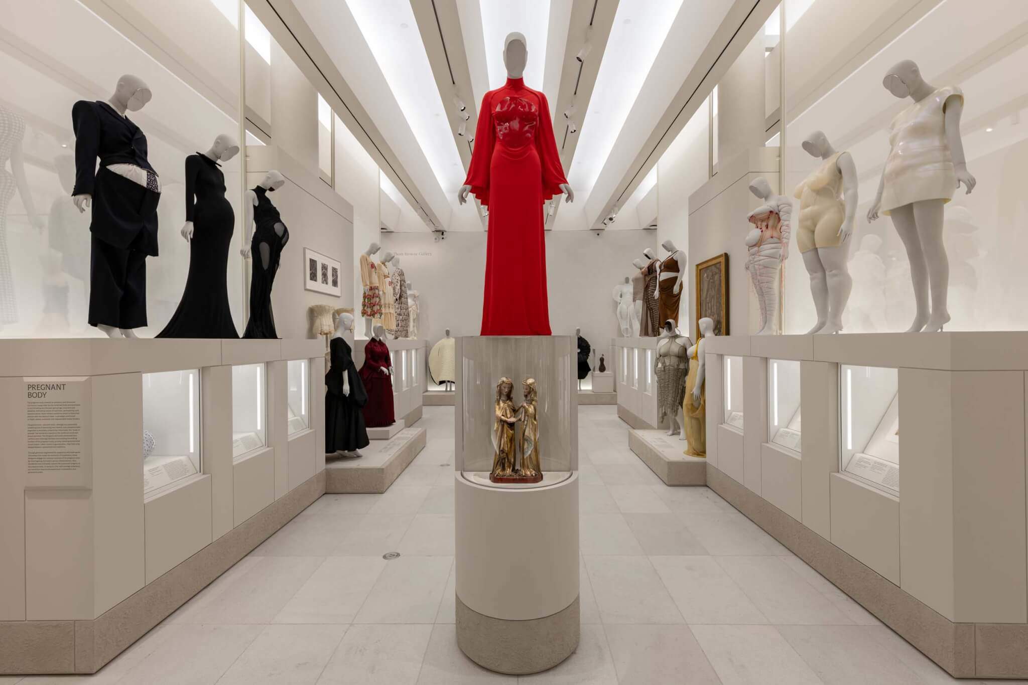大都会服装展厅装置视图
