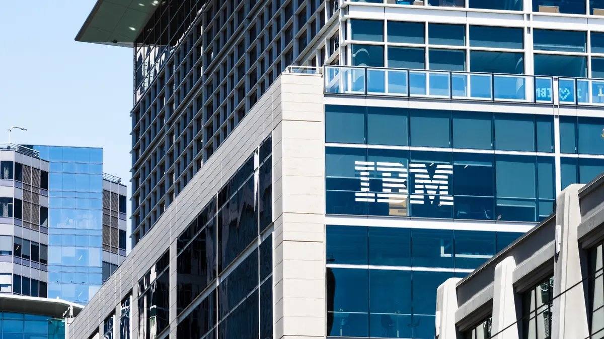 图为2019年8月21日位于旧金山市中心的IBM总部。
