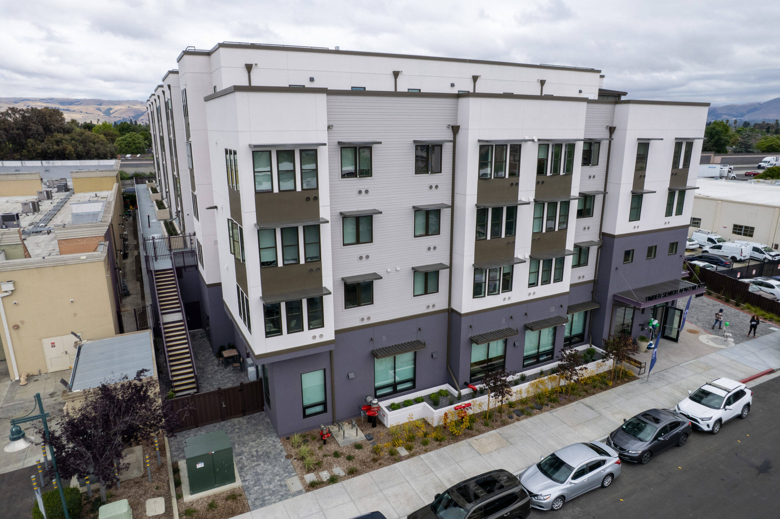 Grande inauguração do Timber Senior Apartments, foto de Alain McLaughlin