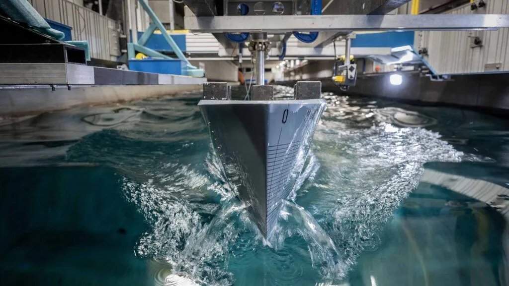 Испытания модели Heesen Project Ananda в опытовом бассейне