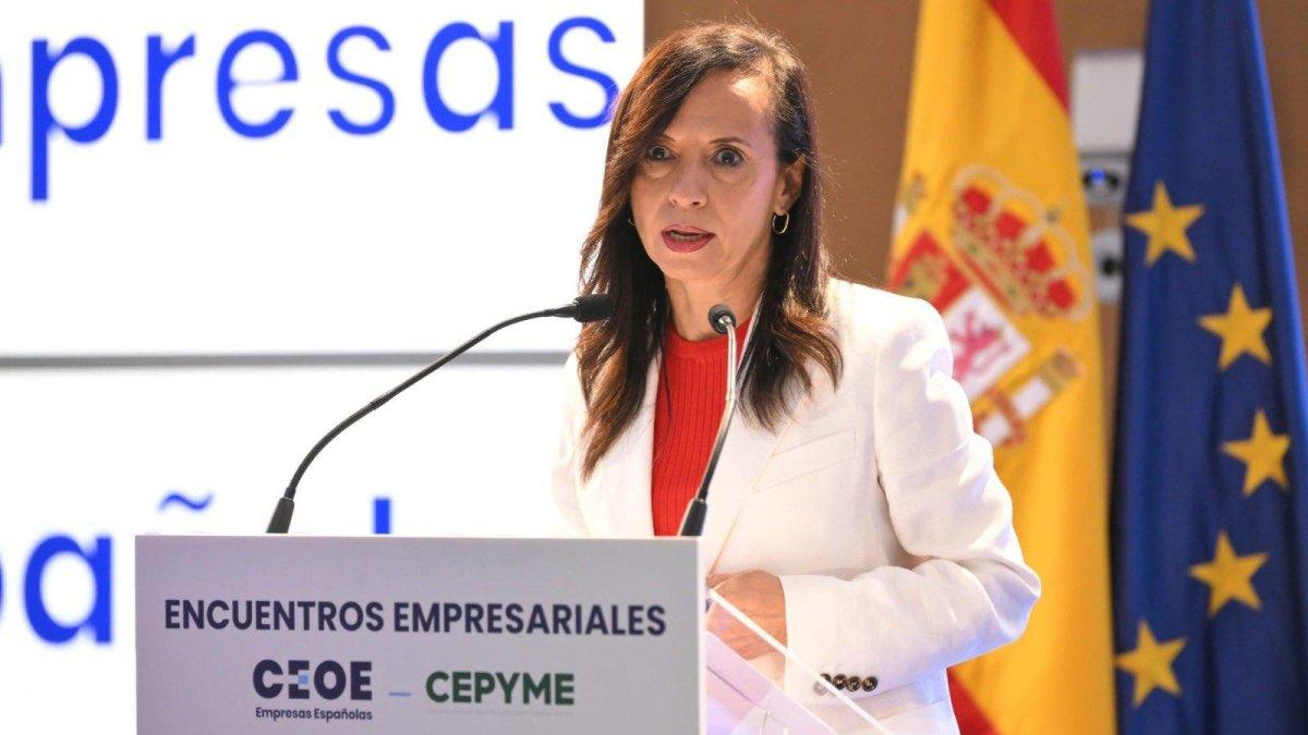 La présidente de Redeia, Beatriz Corredor, lors d’une conférence d’affaires tenue le 3 juin 2026 au siège de la CEOE à Madrid, en Espagne.