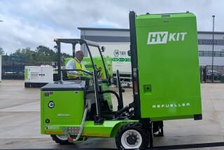 Manipulador Moffett, utilizado para mover el MHR-X75 en el lugar de trabajo