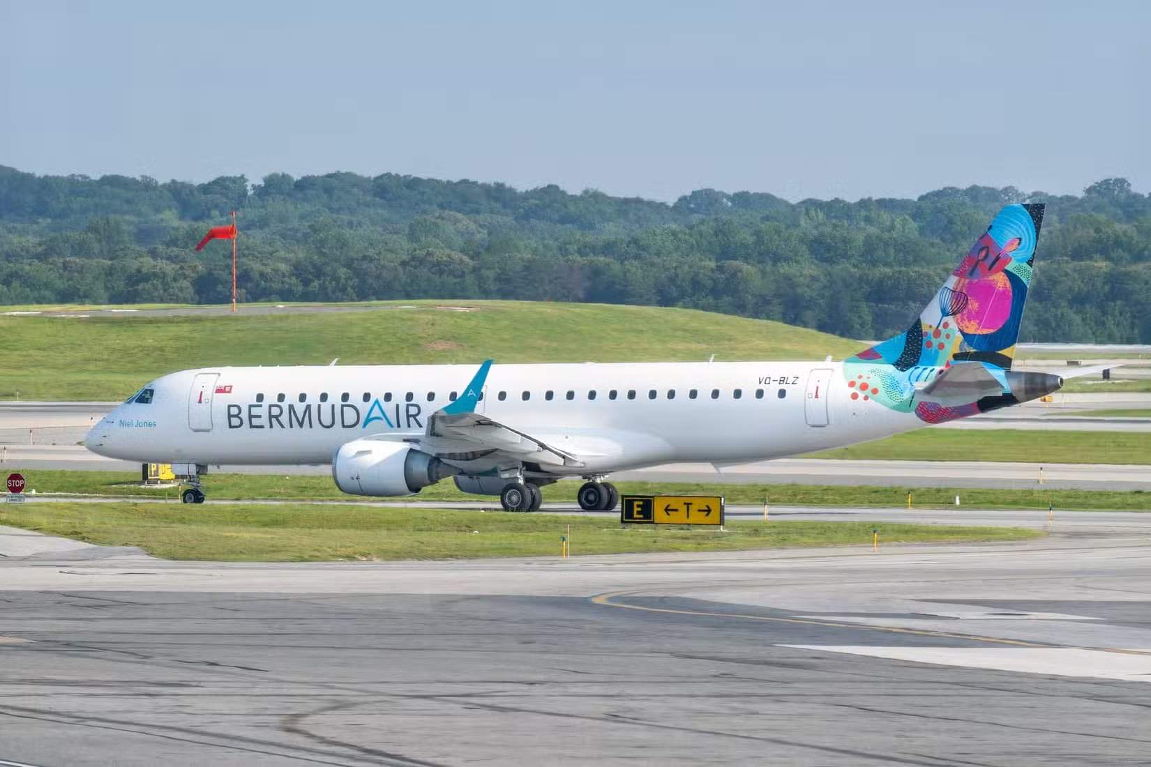 BermudAir E190 en roulage