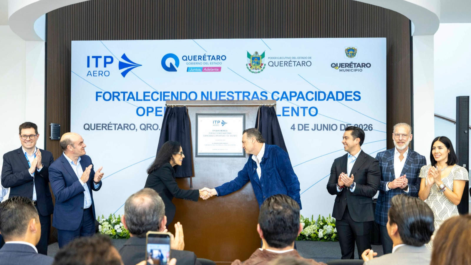 Les dirigeants d'ITP Aero et les responsables du gouvernement de l'État inaugurent la modernisation et l'agrandissement de la cellule d'essais de Querétaro.