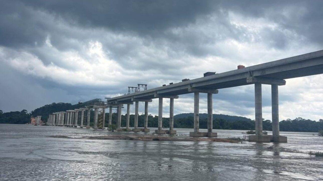 Größte Brücke von Mato Grosso, 1.410 Meter lang über den Rio Juruena, Baufortschritt bei 66 %, wird die einstündige Fährüberfahrt auf weniger als eine Minute verkürzen.