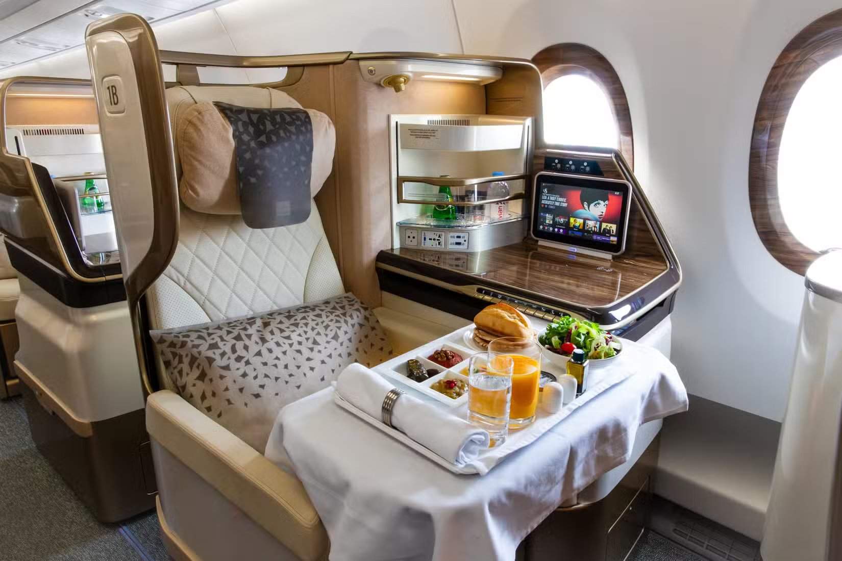 Кресло бизнес-класса Emirates на A350
