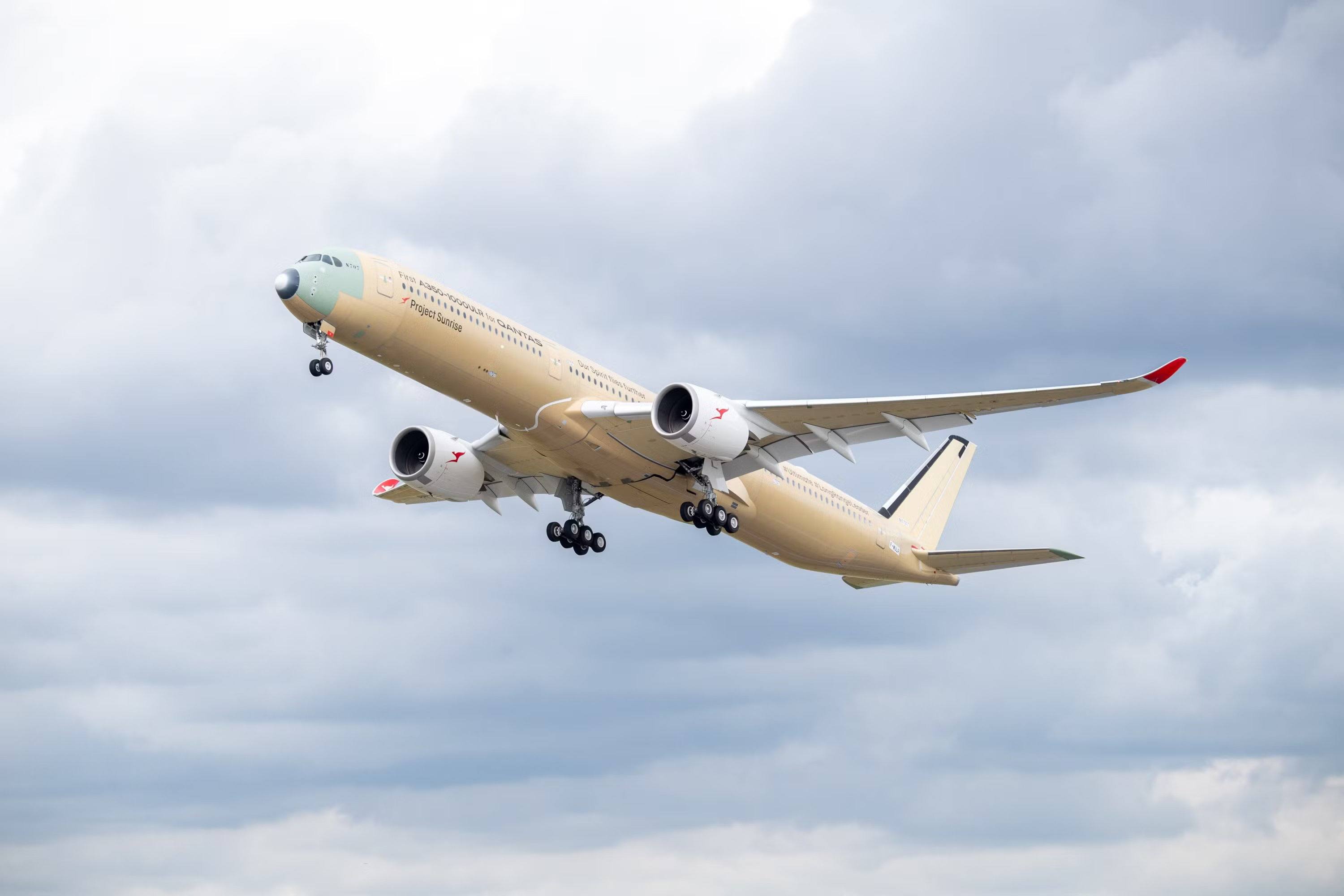 Primeiro voo do Airbus A350-1000ULR da Qantas