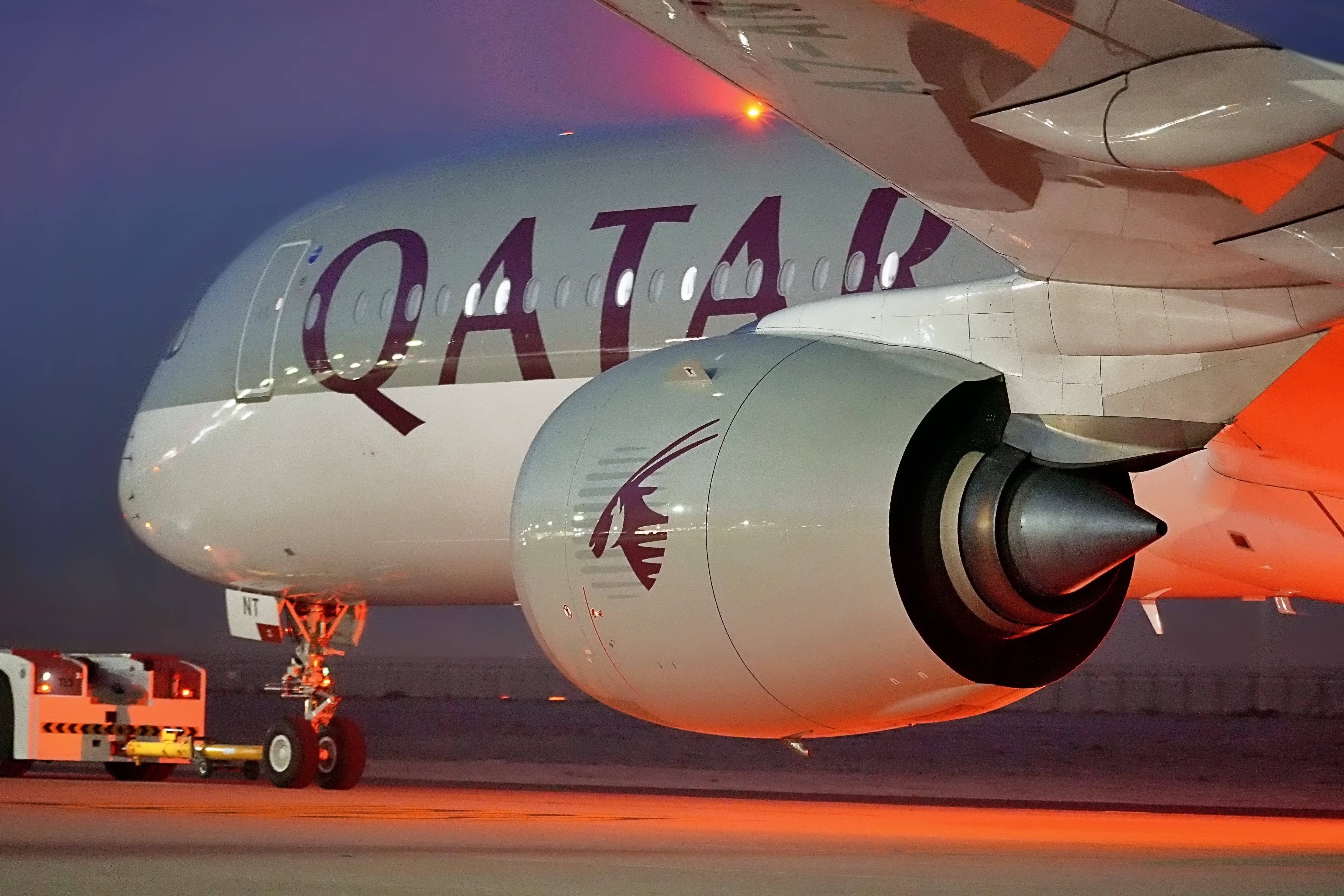 Close-up of Qatar Airways Airbus A350-1000