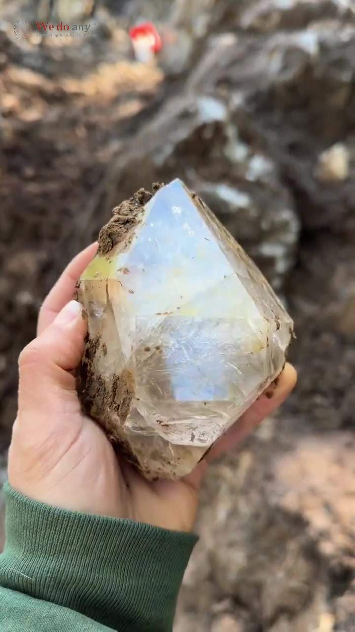 Recent goonie finds…you’re gonna want to check this out! ?⚒️ DAT CHISEL TIP! #herkimerdiamond #rockh