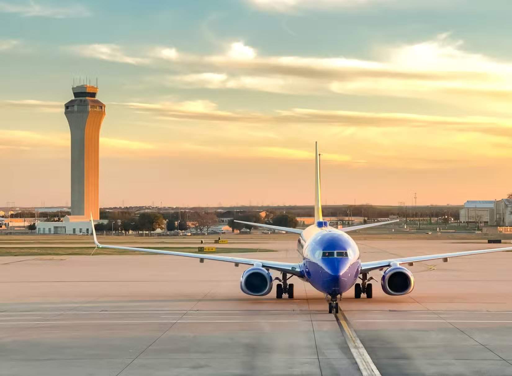 Southwest Airlines 737 taxiing
