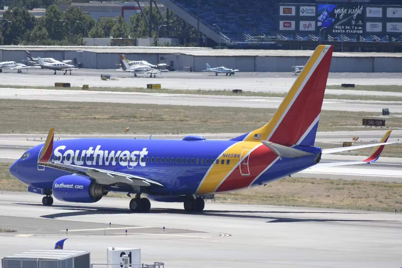 Southwest Airlines Boeing 737-700 taxiing at San Jose Norman Y. Mineta International Airport