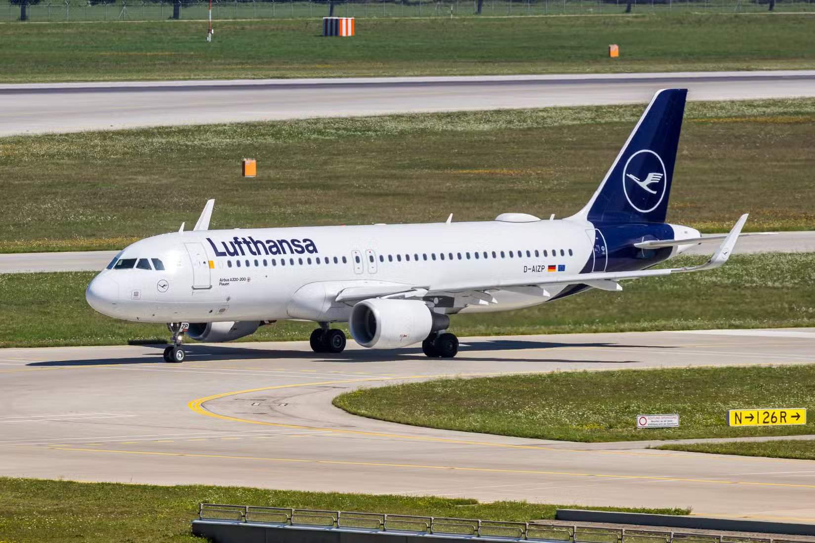 Lufthansa A320neo en roulage