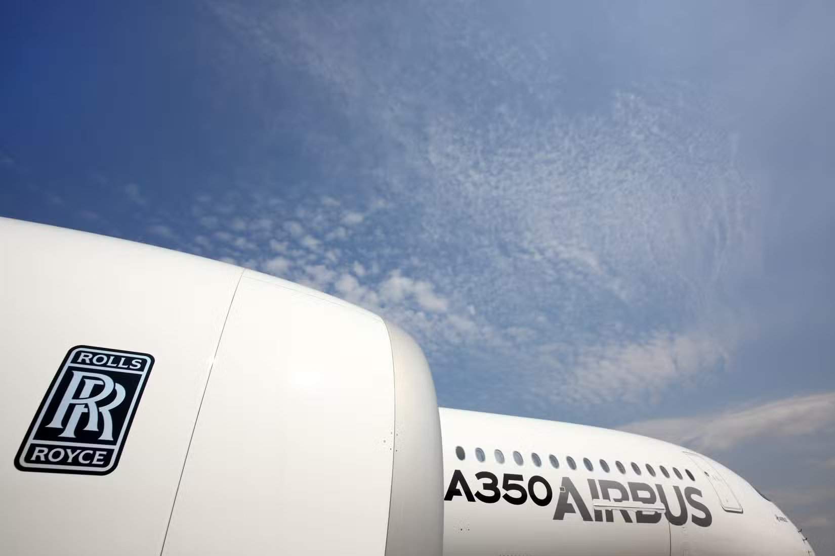 Крупный план двигателя A350
