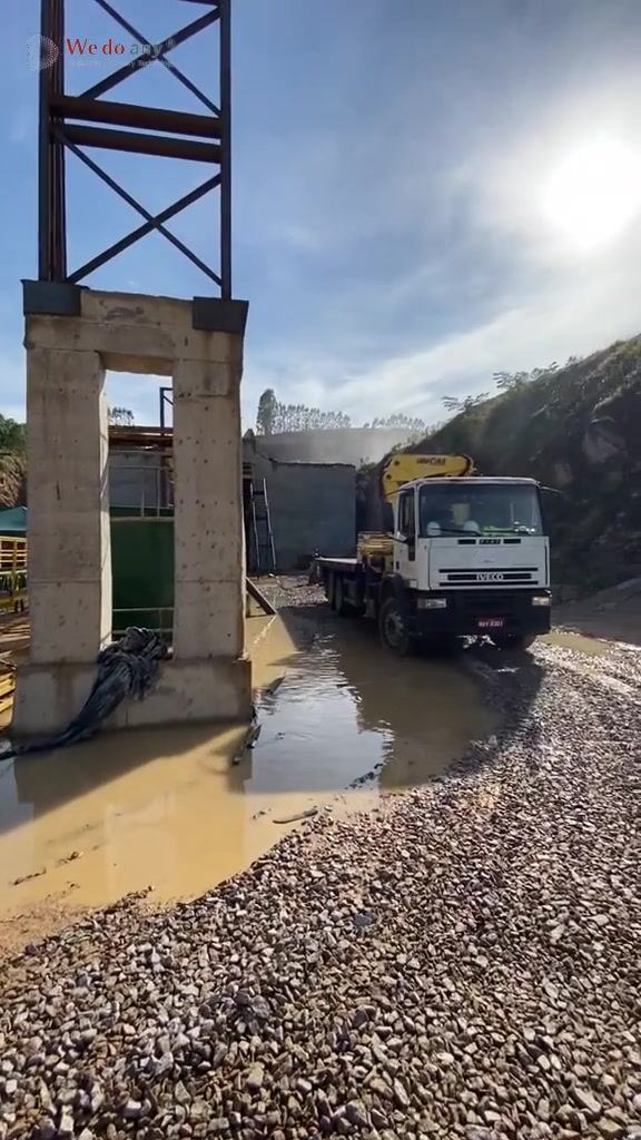 Chegou o dia de levantar a esteira transportadora do novo britador!