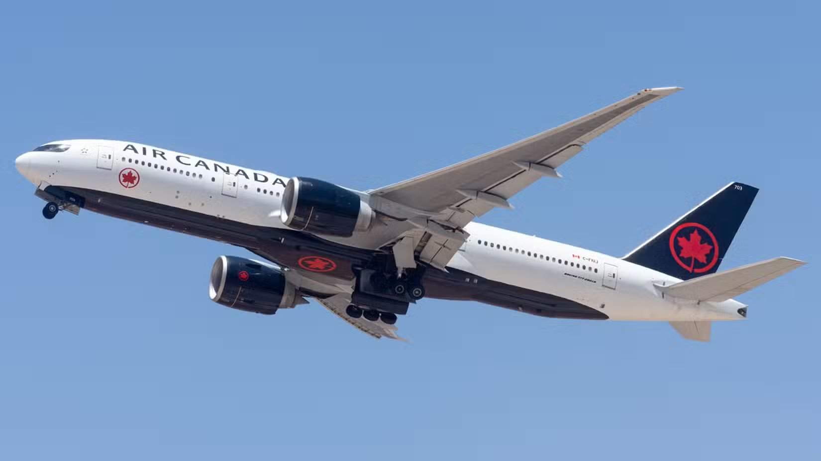 加拿大航空波音777-200LR起飞