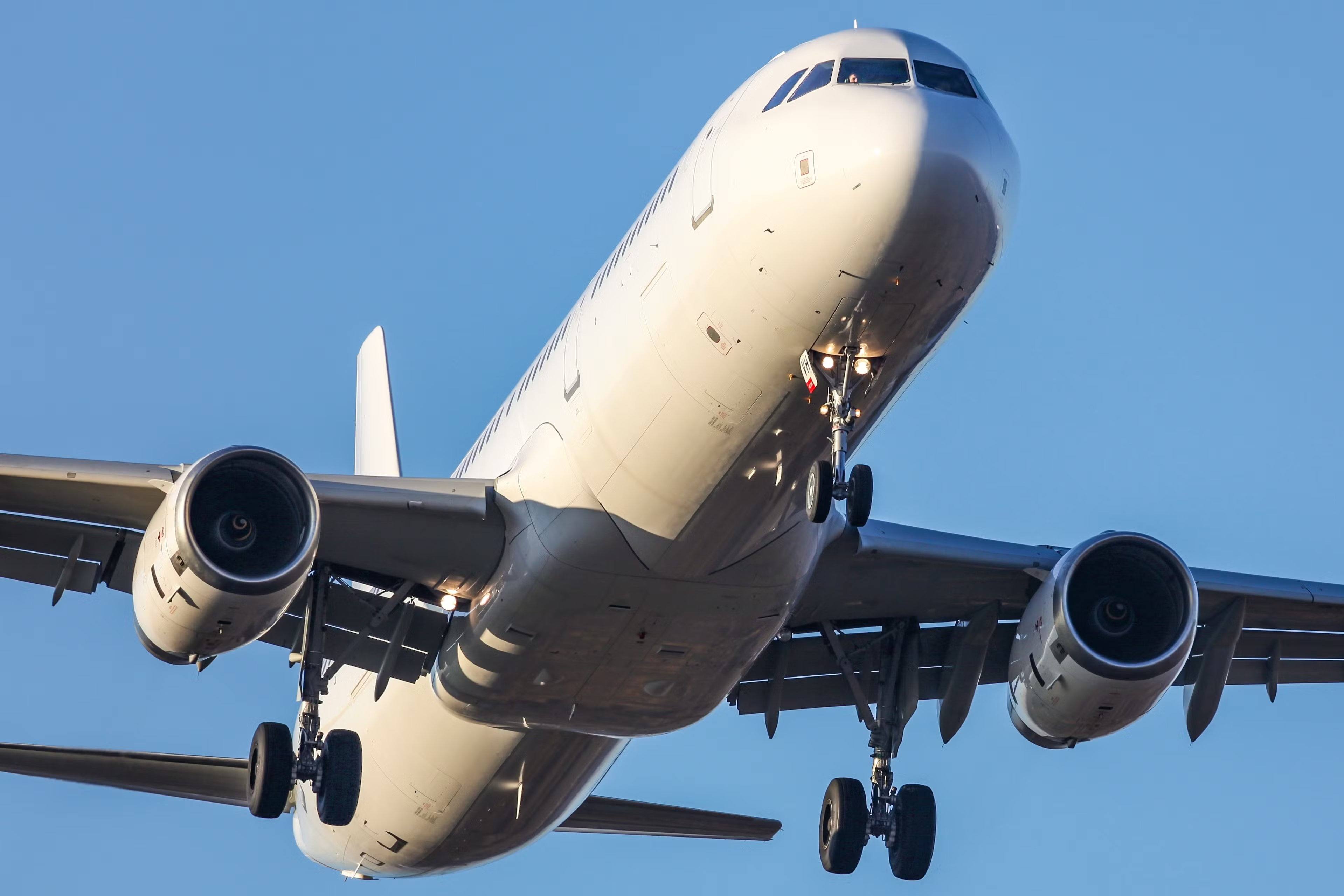 Airbus A321neo in flight