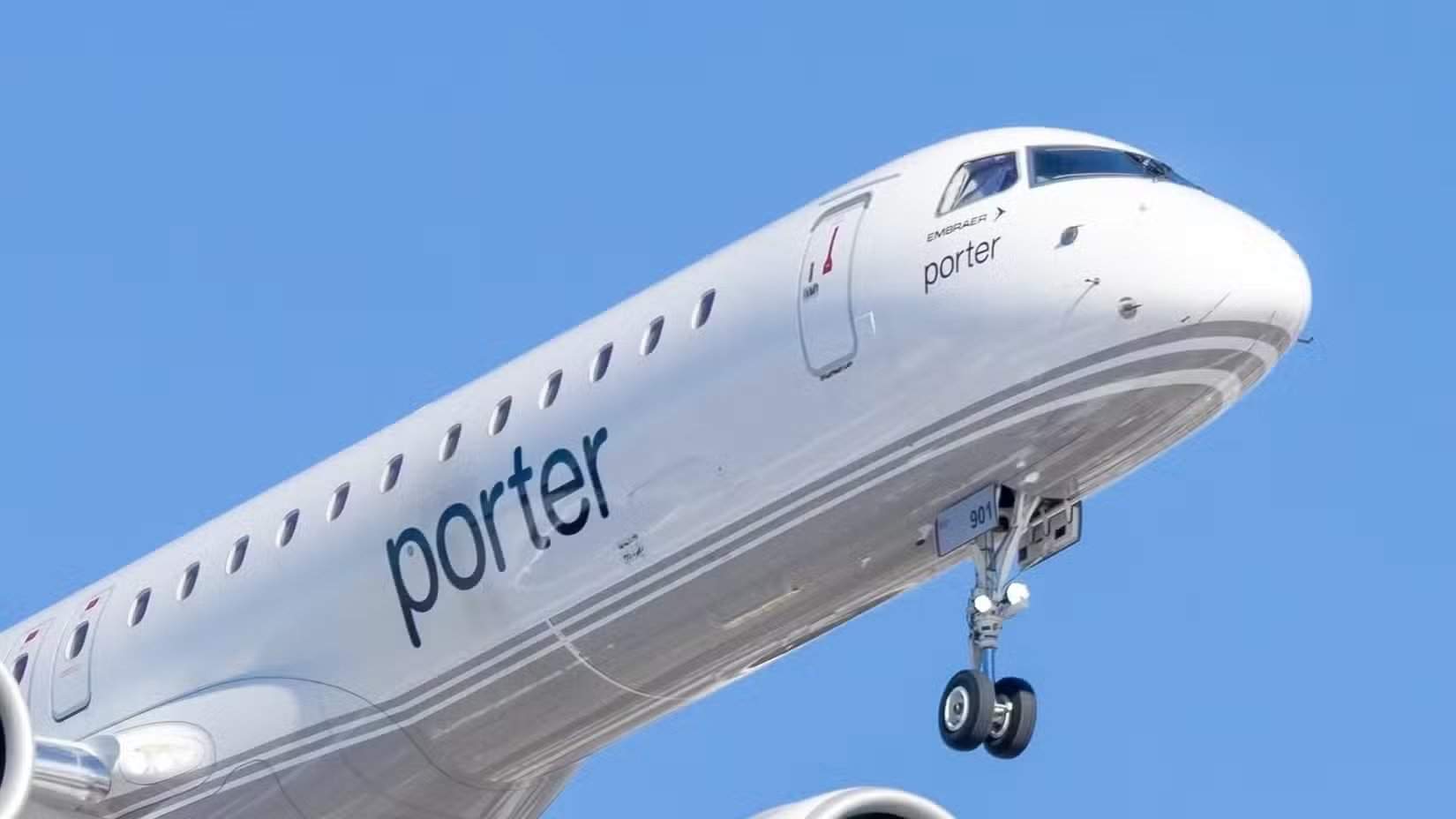 هبوط طائرة إمبراير E195-E2 تابعة لشركة طيران بورت في مطار YYZ