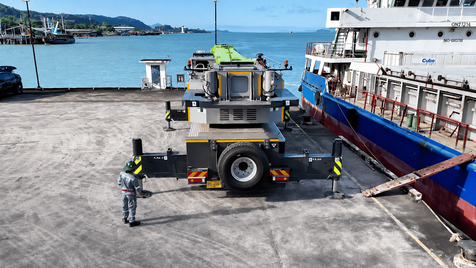 ZOOMLION en acción: Obra portuaria en Tailandia La ZAT3000V8G de ZOOMLION trabaja arduamente en Tail