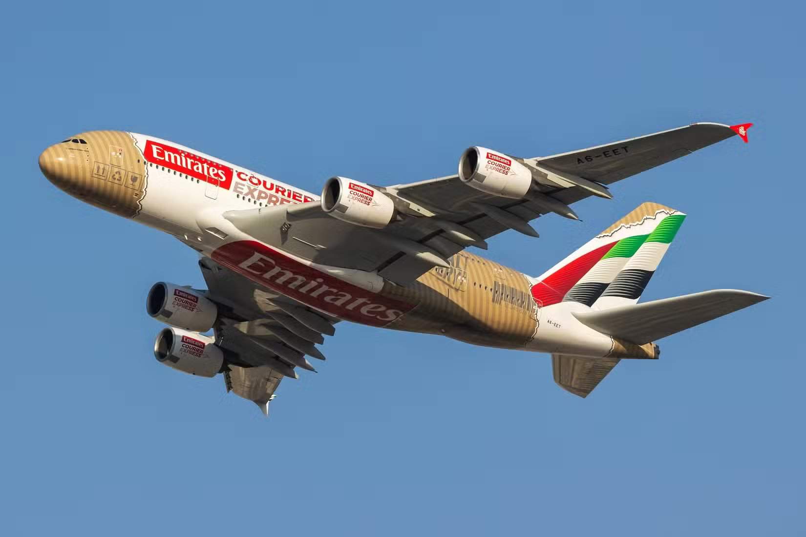 阿联酋航空空客A380爬升
