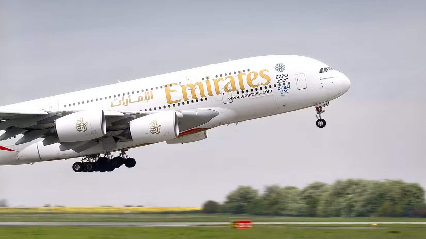 阿联酋航空空客A380旋转