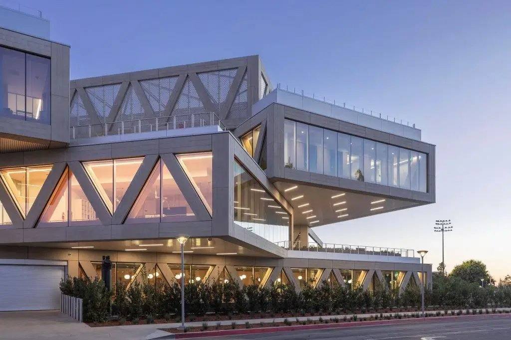 kawneer curtain wall for Robert Day Sciences Center