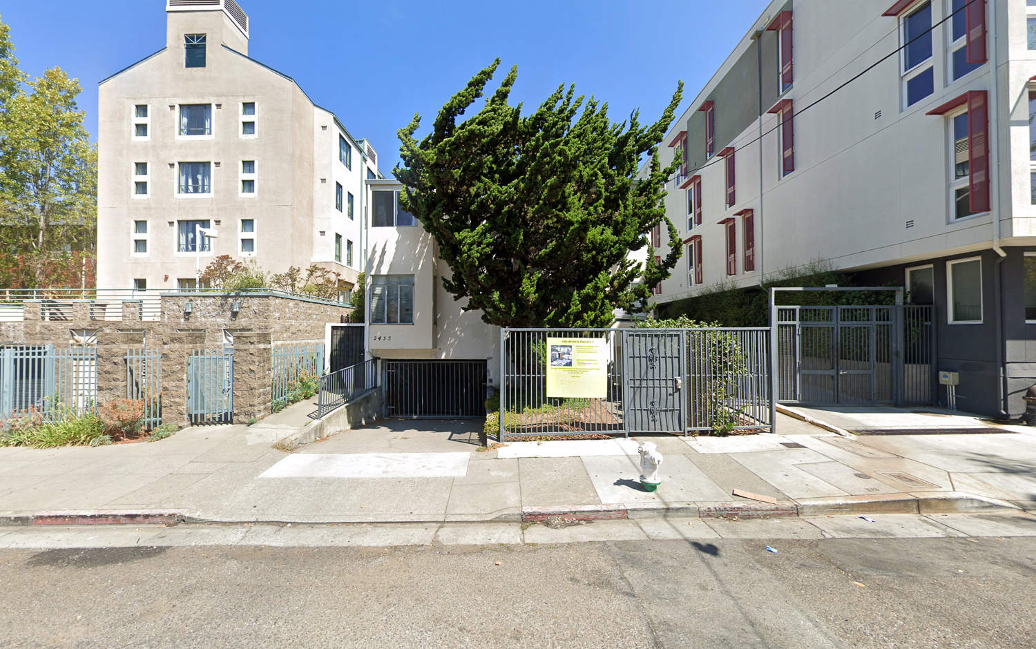 2435 Haste Street，图片来自 Google 街景