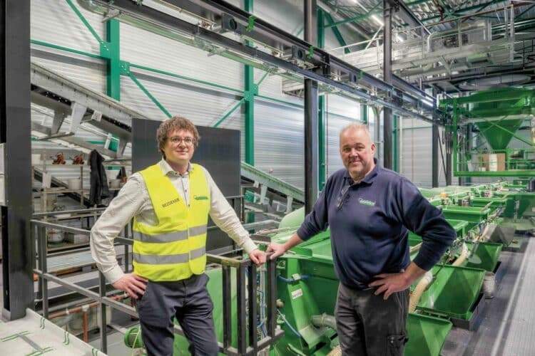 Rob Smulders et Fred van Zanten, directeur de l'usine Quartzline. Source : VEGA