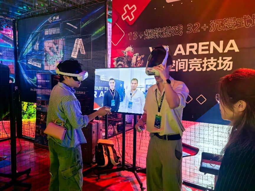 会场展区,理论变成了可触摸的现场。