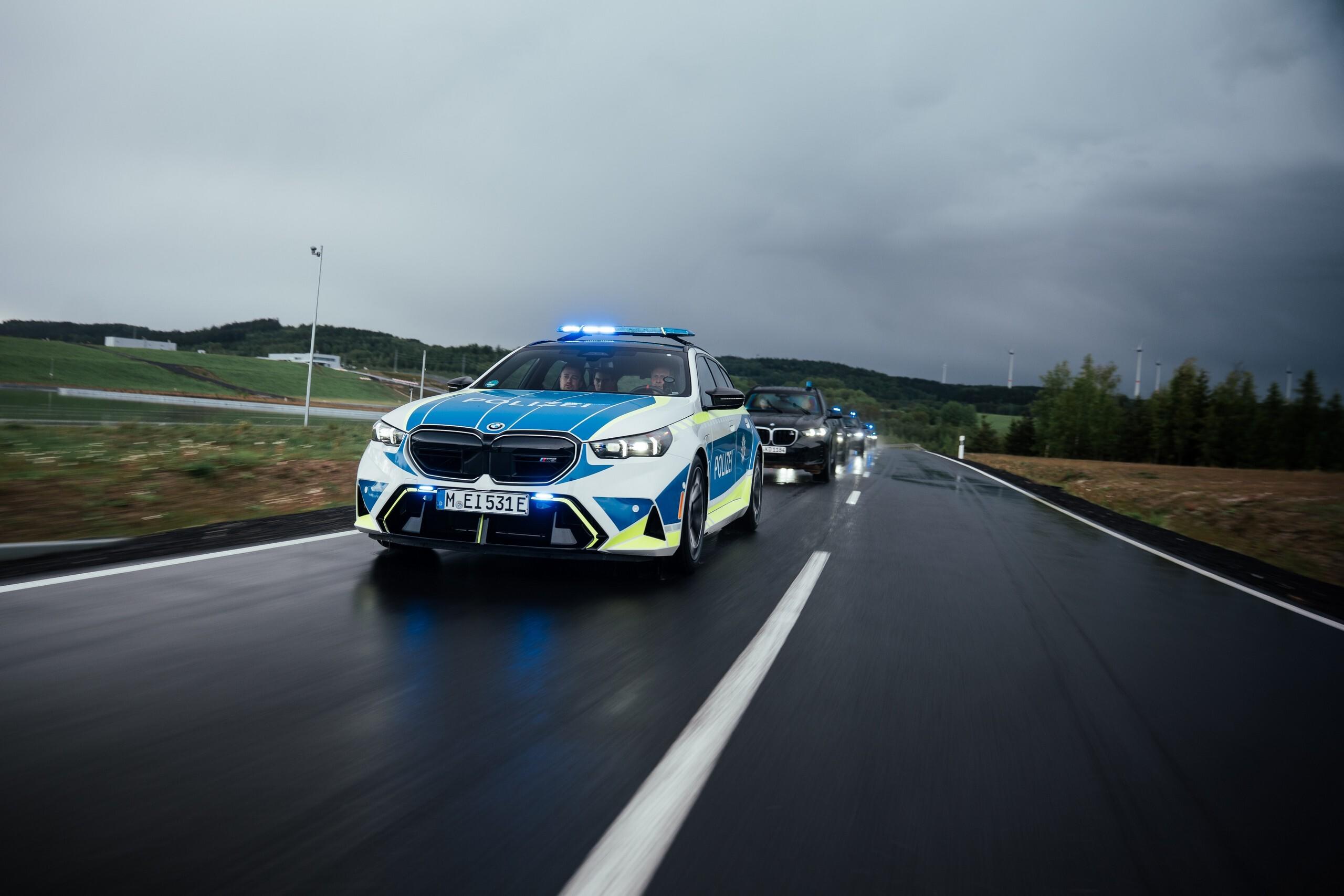 宝马让67名买家测试其防弹车