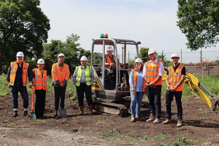 Ceremonia de colocación de la primera piedra del proyecto Hagley Road