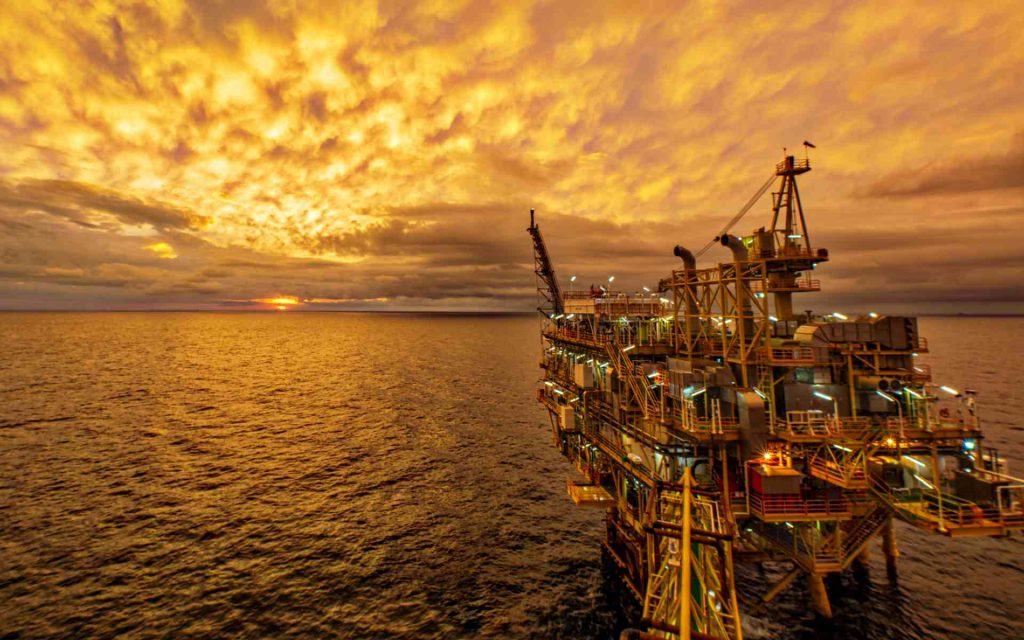 IAE Africa deepwater - oil gas freepik