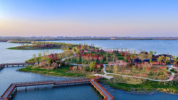 Вид на парк Яньнаньди на озере Байяндянь. Фото предоставлено Экологической компанией Группы Сюнъань