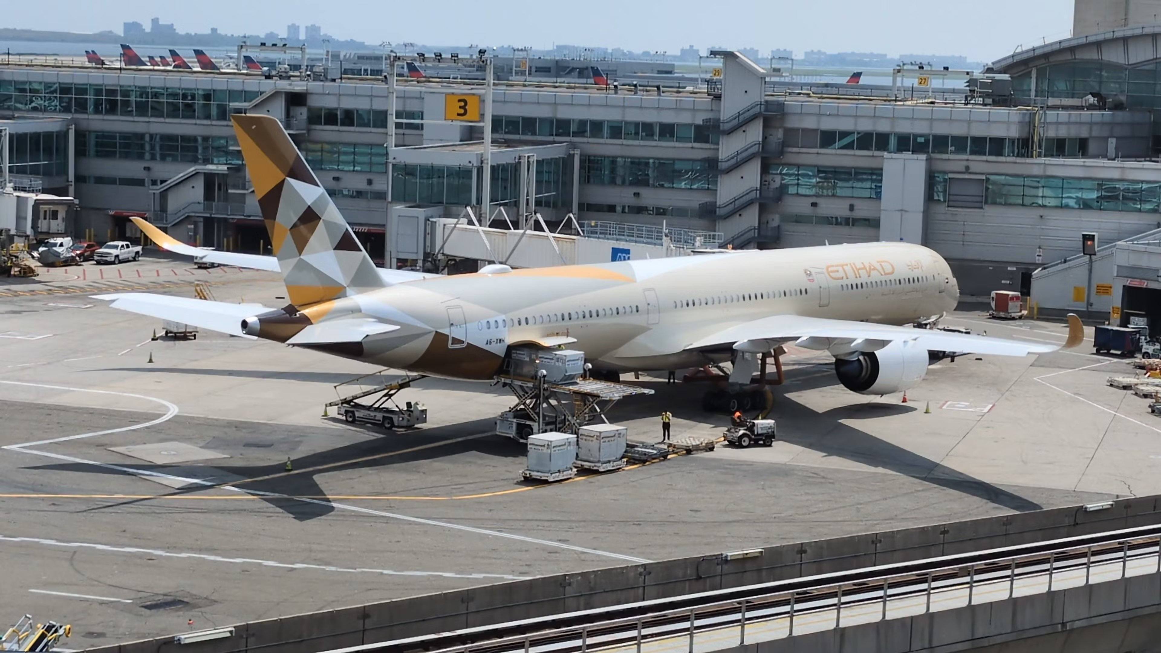 Airbus A350-1000 y Boeing 787-9 y 787-10 Dreamliner de Etihad Airways en el Aeropuerto Internacional John F. Kennedy (JFK)