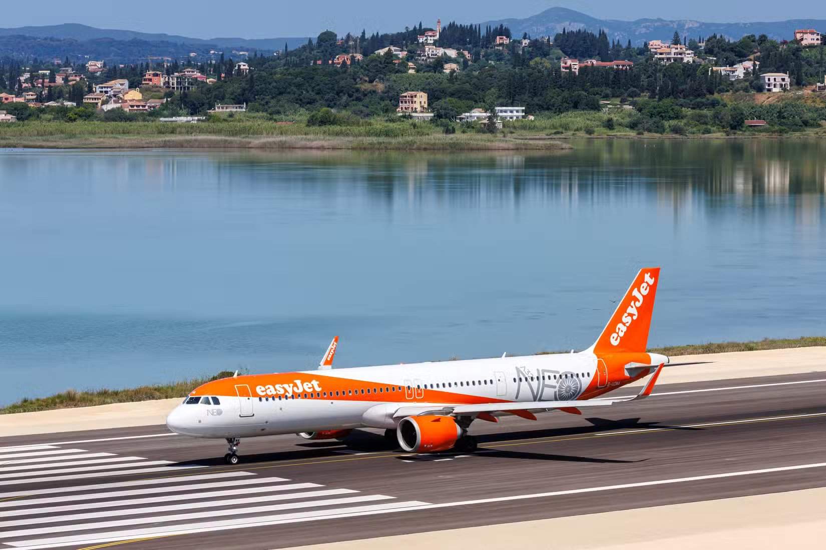 Airbus A321neo de easyJet rodando