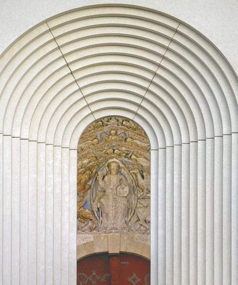 Equipamiento cultural y religioso: tesoros protegidos, tesoros revelados