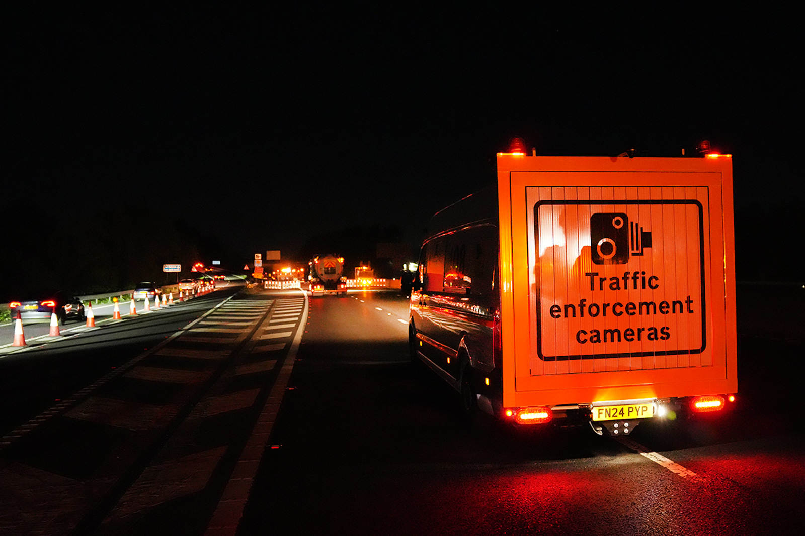 King Highway – Einführung neuer Fahrzeuge für die erweiterte mobile Fahrspursperrung zur Erhöhung der Sicherheit im Autobahnnetz