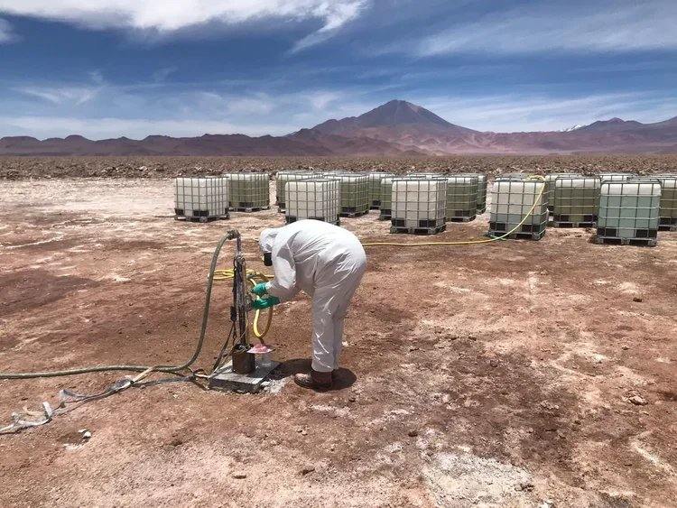 Le lithium extrait sera envoyé au laboratoire de Santiago (Chili) pour analyser sa compatibilité avec la technologie d'extraction directe denaLi™.