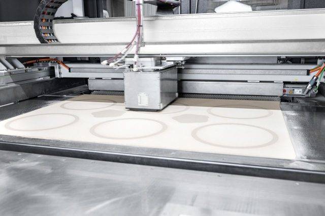 إكس ون تطلق نظام S-Print Pro لربط الرمل بالرش، مستهدفة مسابك الصب الصغيرة