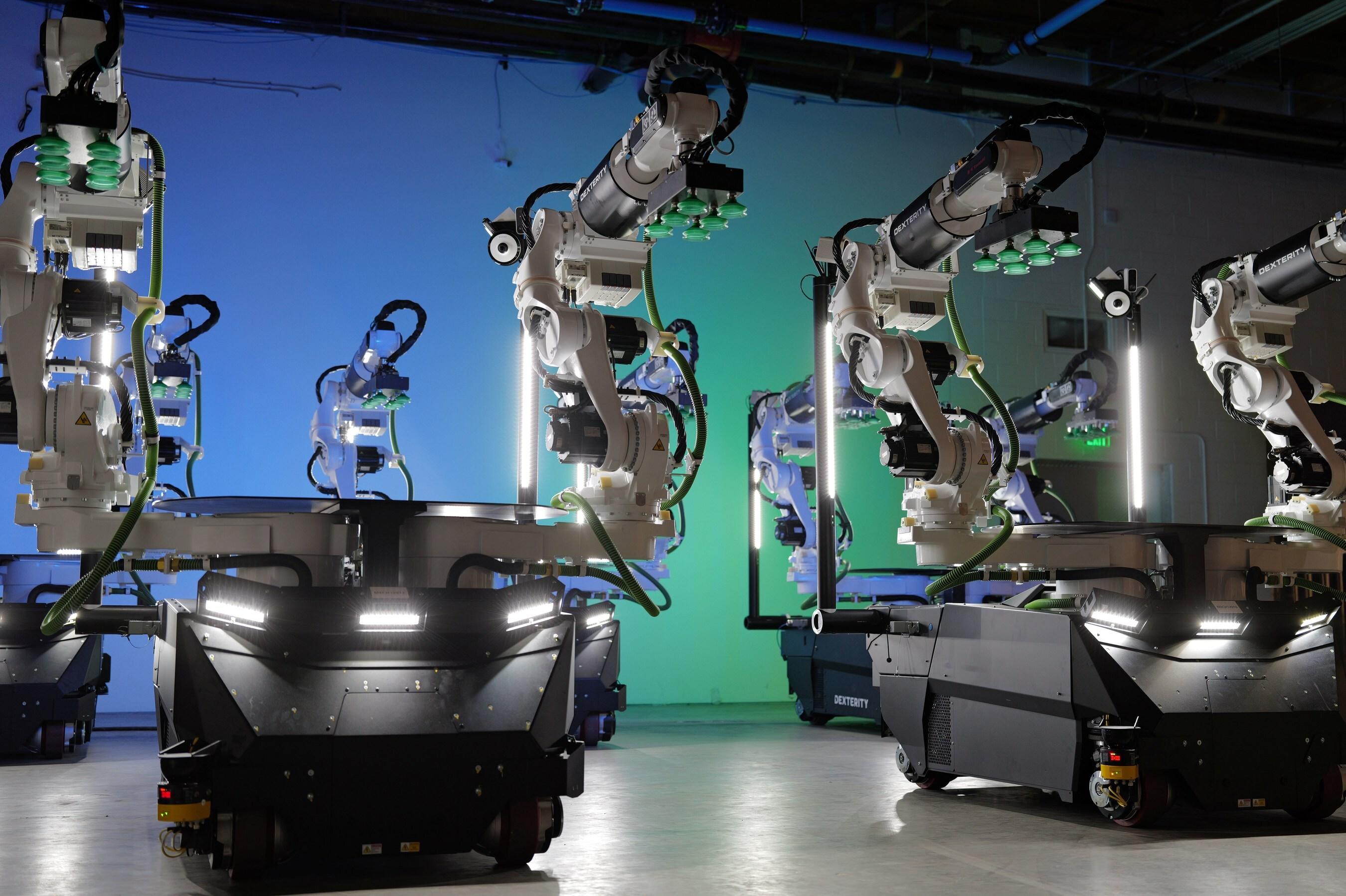 El robot Mech de Dexterity utiliza el brazo robótico de 8 grados de libertad RL030N para operaciones logísticas en almacenes, como la carga y descarga de remolques.