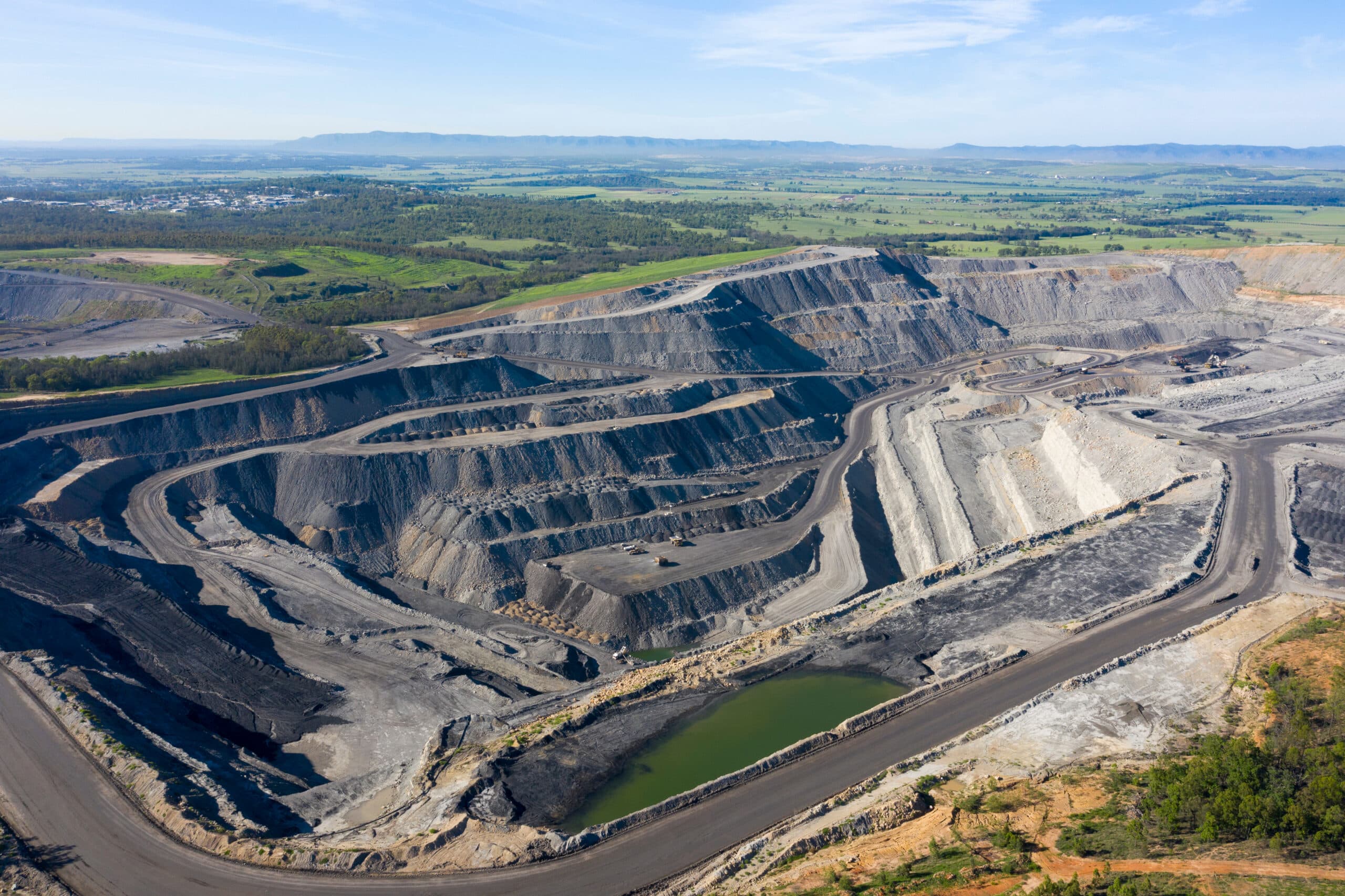Le secteur minier reste un contributeur majeur à l'économie de la Nouvelle-Galles du Sud, avec des recettes de redevances qui devraient atteindre 3,4 milliards de dollars australiens l'année prochaine.
