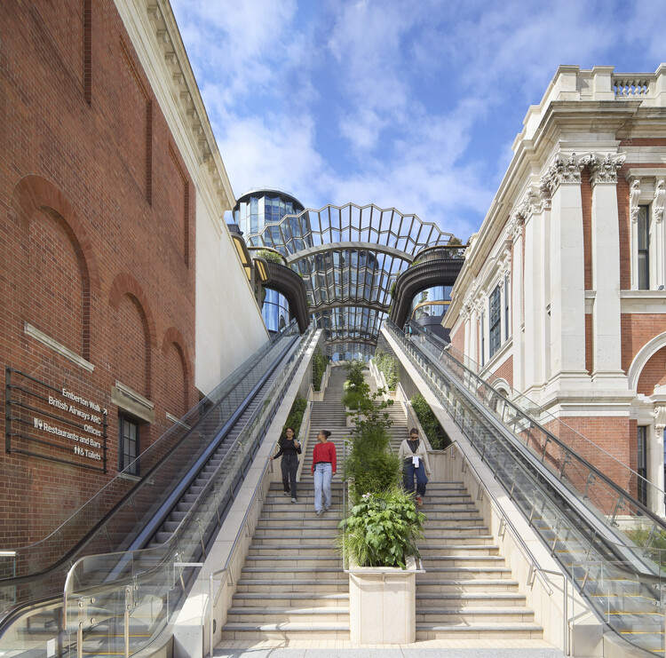اكتمال المرحلة الأولى من مشروع إعادة تطوير أولمبيا في لندن من تصميم Heatherwick Studio+SPPARC - الصورة 3 من 12