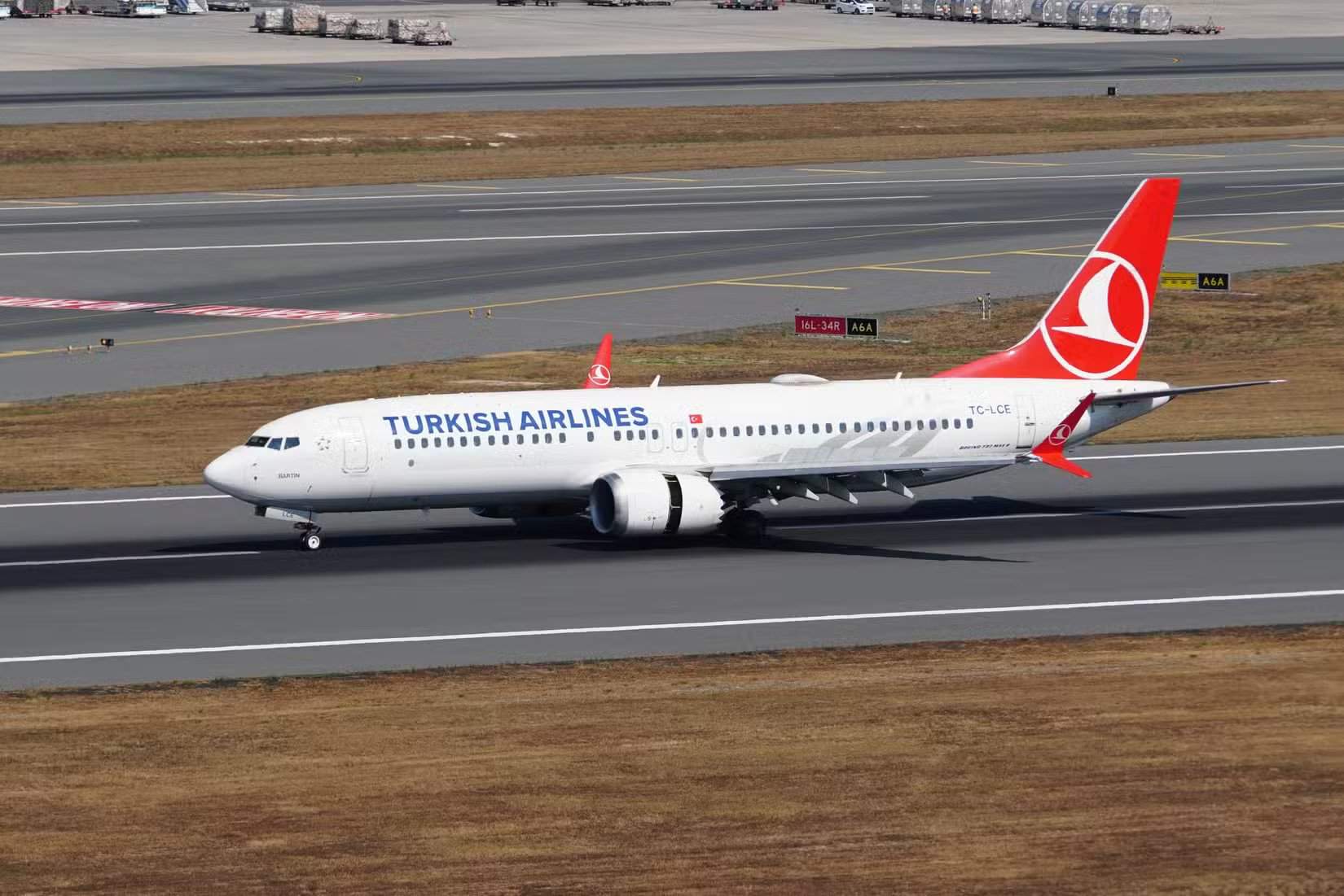 طائرة بوينغ 737 ماكس 8 للخطوط الجوية التركية