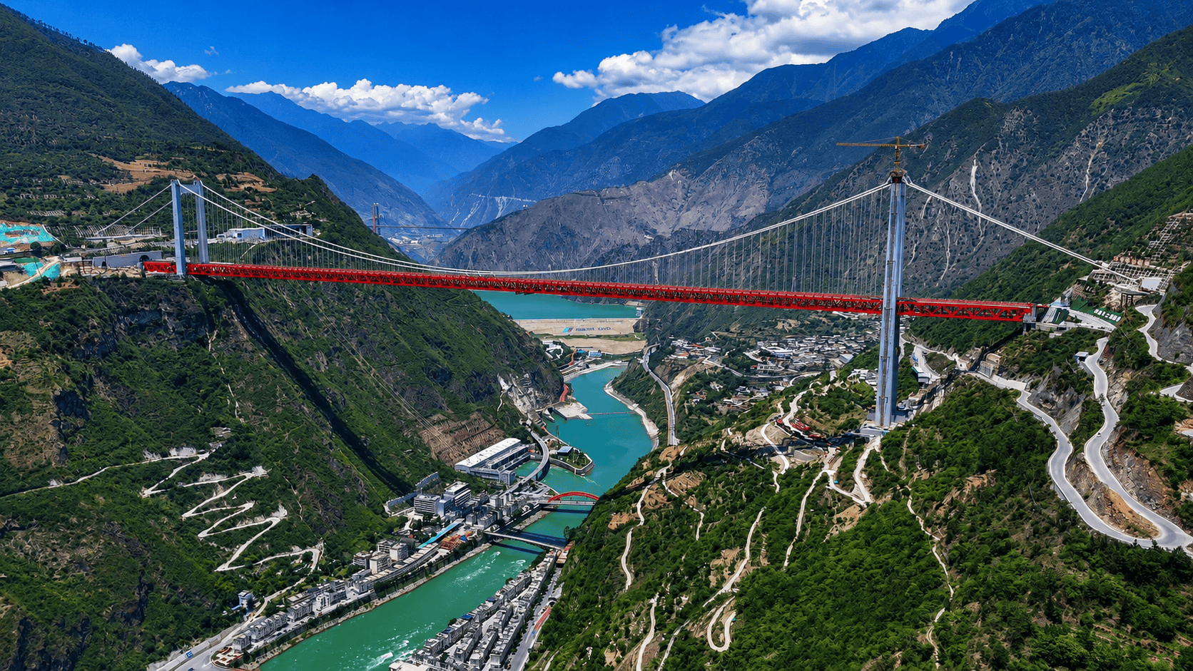 十二级台风不倒，八级地震也稳如泰山，川藏铁路大桥。318川藏线旅游，毕业旅行好去处，看看川藏铁路大桥有多牛。#川西美景 #川西自驾游 #川西自驾 #四川旅游 #毕业旅行